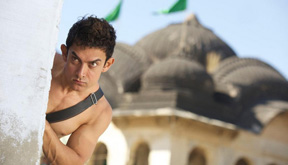 'PK' grosses Rs 95 crore at box-office over weekend