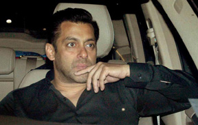 Arms case Salman Khan appears in court