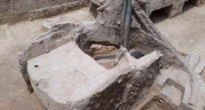 2000 BC chariots found
