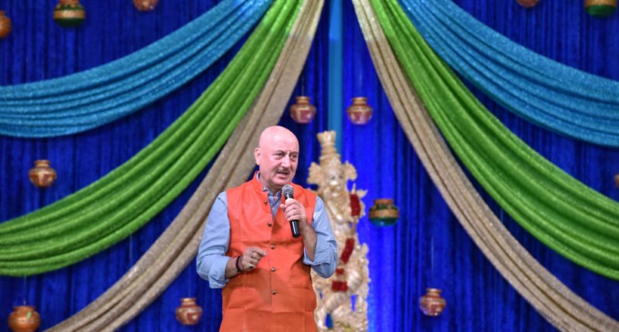 Anupam Kher spreads his ‘gyan’ in Houston
