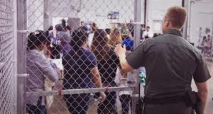 Immigrants spend 25 days longer in detention
