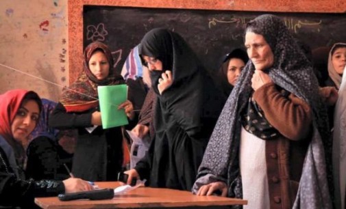 Afghans risk their lives to vote in delayed Kandahar poll