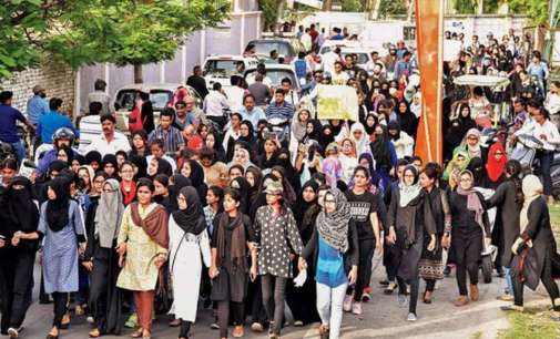 AMU students march to mourn civilian killings in Kashmir
