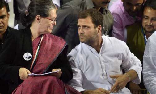 Sonia, Rahul, on private visit to Goa, go to beach restaurant