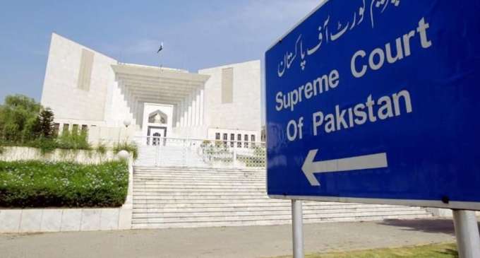 Pak SC clips wings of armed forces, ISI; says stay away from politics, act witnin law