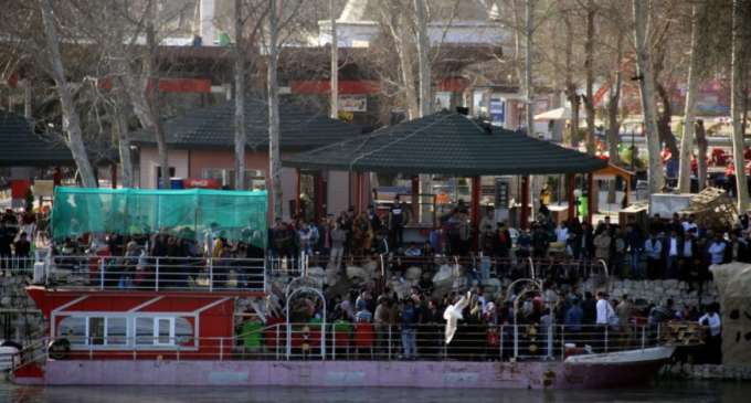 Almost 100 dead as Iraq ferry sinks on spring holiday trip