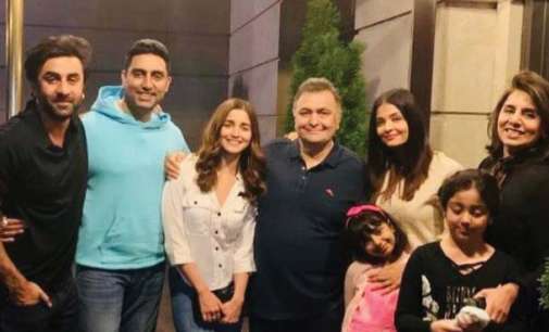 Alia in Kapoor family picture