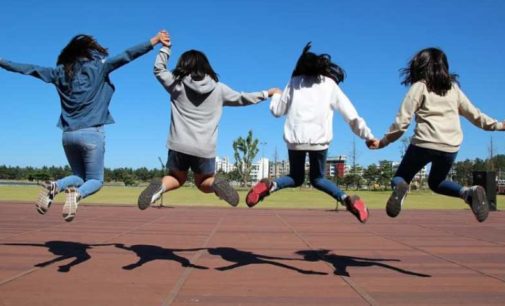 Active girls have better lung function in adolescence: Study