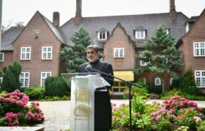 Ambassador Venu Rajamony addressing the gathering at India Independence Day Celebration