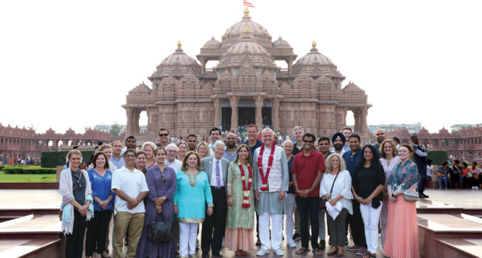 New Jersey governor visits Swaminarayan Akshardham temple in New Delhi