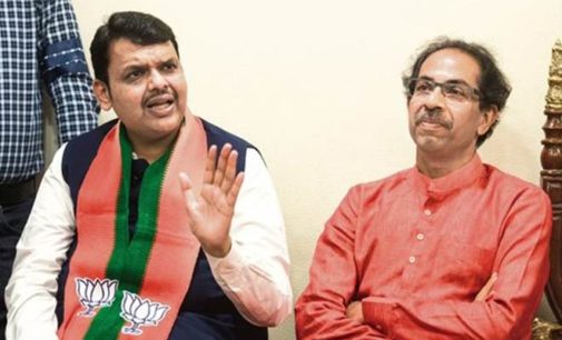 Locked in power tussle, BJP and Sena try to win over Ind MLAs