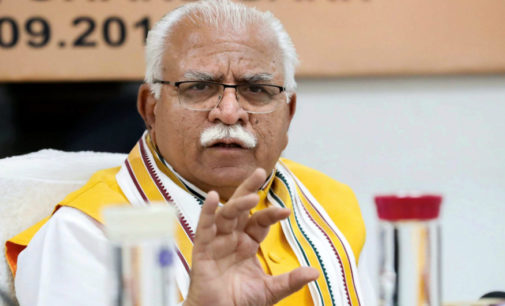 Khattar announces cash incentives for reporting stubble-burning, asks officials to target hotspots
