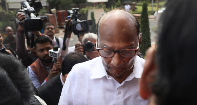 Pawar keeps Sena guessing after talks with Sonia