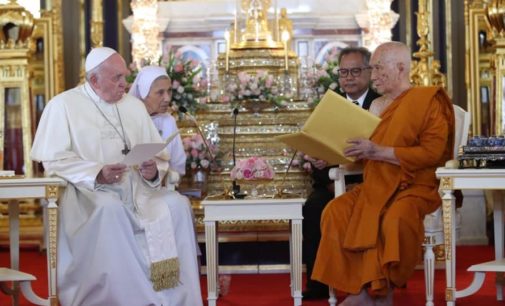 Pope meets Thai Buddhist patriarch on visit promoting religious peace