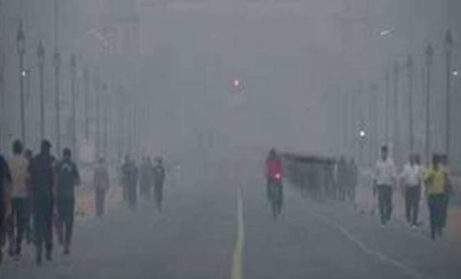 Cold wave continues in Delhi, mercury drops to 5.8 degree C