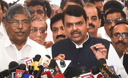 Uddhav creating ‘investment unfriendly’ Maha image: Fadnavis