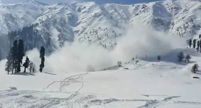 10 killed in Kashmir avalanches