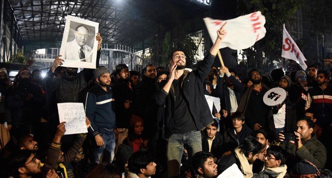 Actors, filmmakers condemn violence at JNU