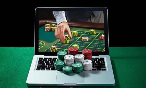 How to play online casino games like a pro?