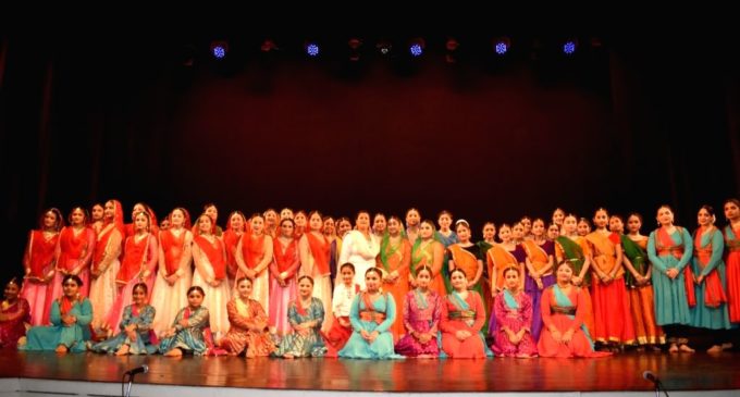 Over 100 dancers take to stage in Kathak event