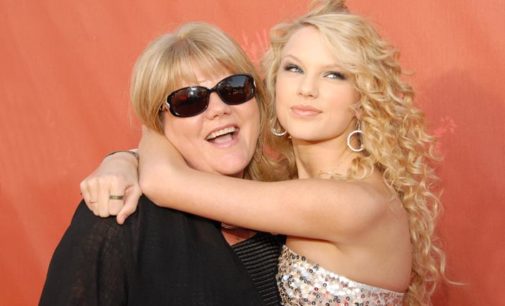 Taylor Swift opens up on mom’s cancer for the first time