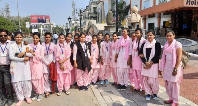 25,000 students to welcome Trumps in city of Taj