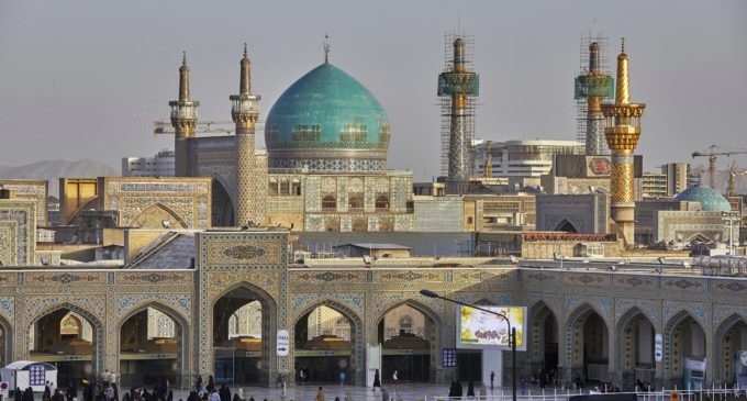 Iran closes Shia shrines