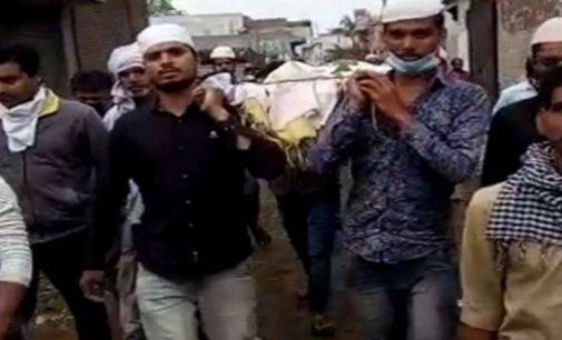 Muslims cremate Hindu neighbour during lockdown