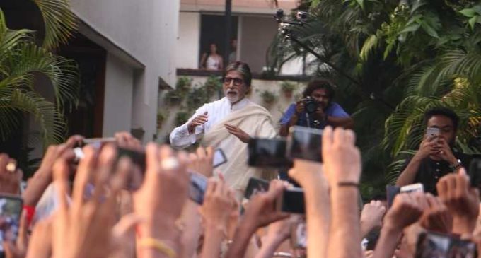 Big B misses the crowds outside his bungalow on Sundays