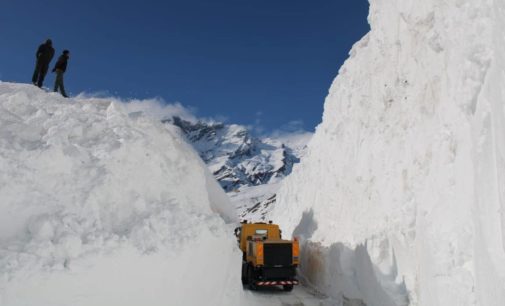 Rohtang Pass opened 3 weeks in advance