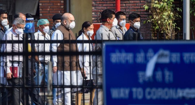 Amit Shah reviews Delhi Covid situation with Kejriwal