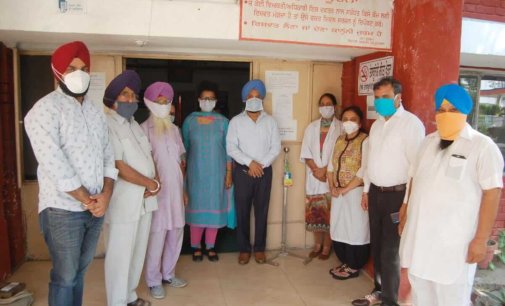 Guru Nanak Mission donates hand sanitizer machines