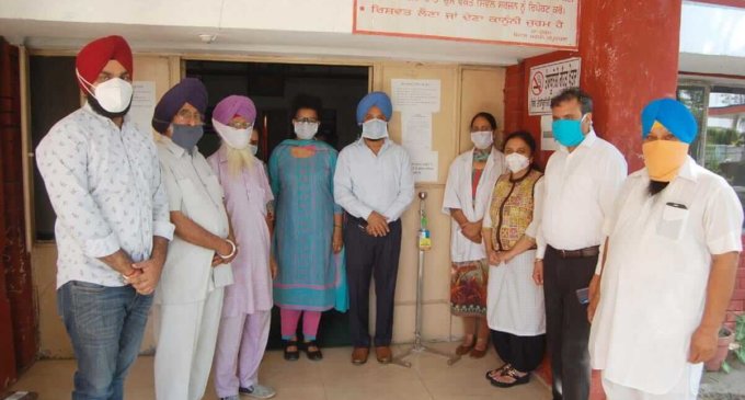 Guru Nanak Mission donates hand sanitizer machines