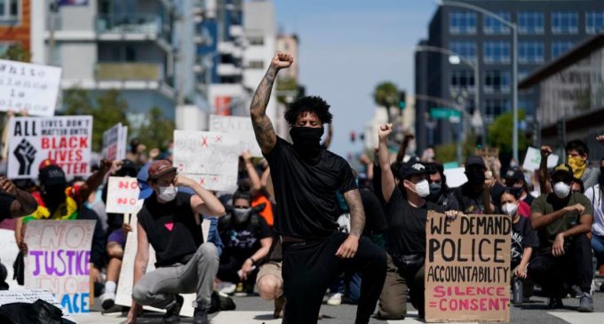 Two killed in Chicago during protests
