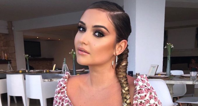 Celebrity make up artist shares free digital makeover