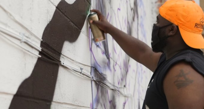 Chicago street artist Gujral makes headway