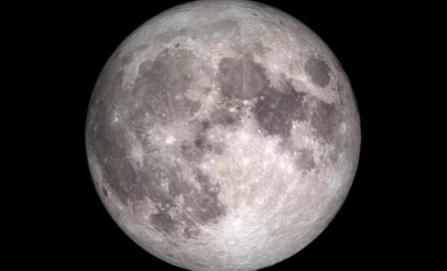 Moon is rusting without air on its surface