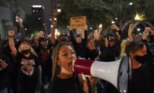 US: Second night of protests in Louisville amid city’s night-time curfew