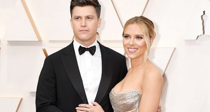 Scarlett Johansson Ties The Knot With Colin Jost India Post News Paper