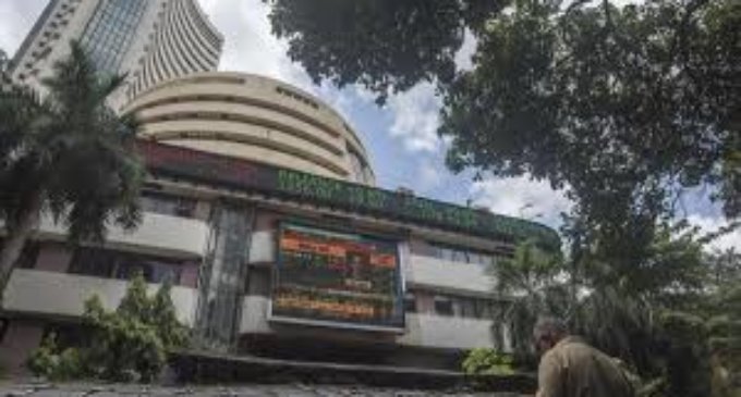 Sensex trades flat ahead of RBI’s monetary policy announcement
