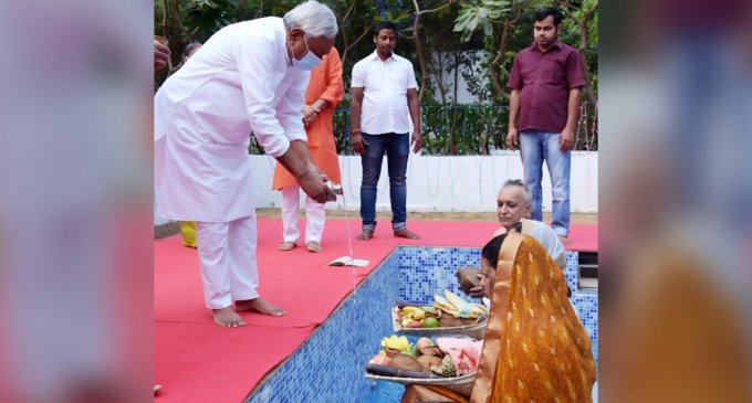 CM Nitish Kumar offers ‘Arghya’ on last day of Chhath Puja