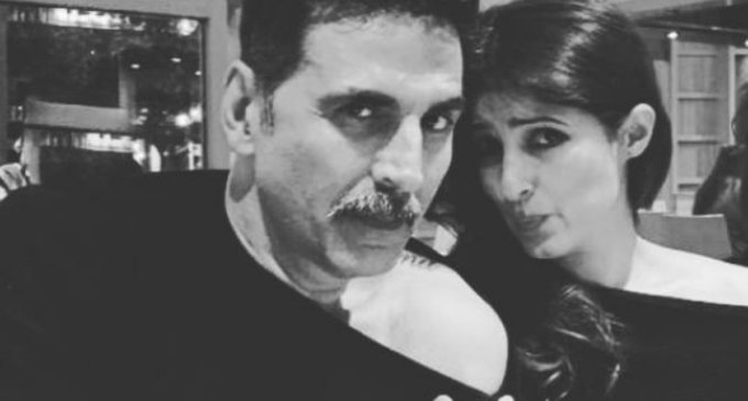 Akshay Kumar, Twinkle Khanna set couple goals in matching off-shoulder outfits