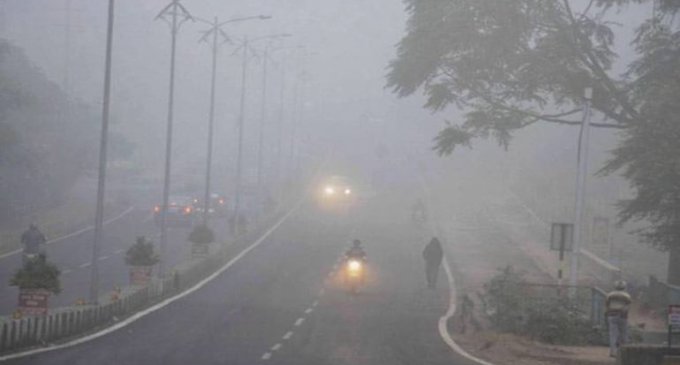 Delhi shivers at 3.3 & 176; C, fog engulfs parts of city