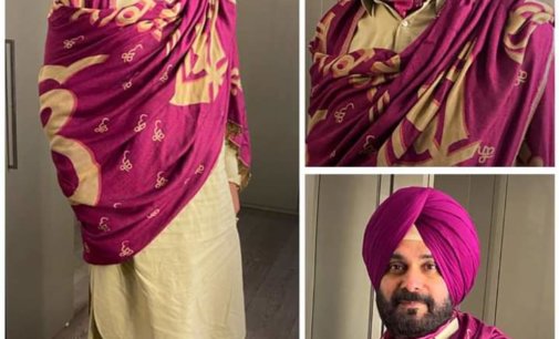 Sidhu apologises for wearing shawl with Sikh religious symbols
