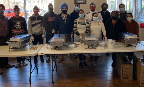 Chicago Sikhs Serve Christmas Lunch at Salvation Army