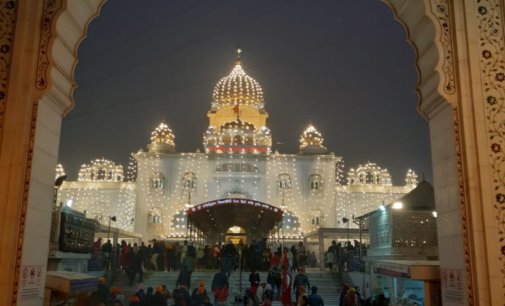 Delhi’s Bangla Sahib Gurudwara lights up to mark Guru Gobind Singh’s ‘Parkash Purab’
