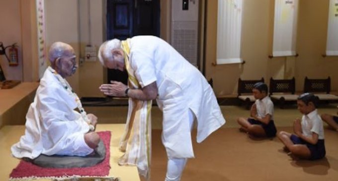 PM Modi pays tributes to Mahatma Gandhi, says his ideals continue to motivate millions