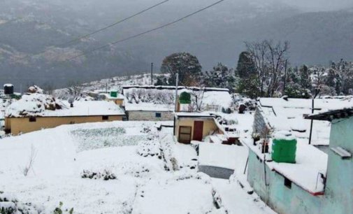 Mussoorie witness heavy snowfall