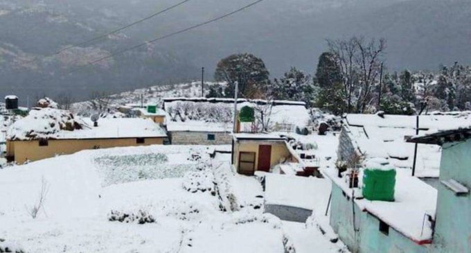 Mussoorie witness heavy snowfall