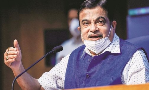 Will make electric vehicles mandatory for officials of my department, says Gadkari